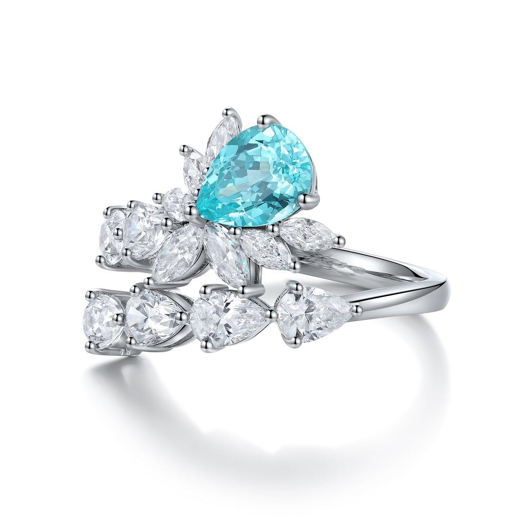 This S925 silver ring has an open design. The lab-grown Paraiba's dreamy indigo blue makes it totally fashion-forward.