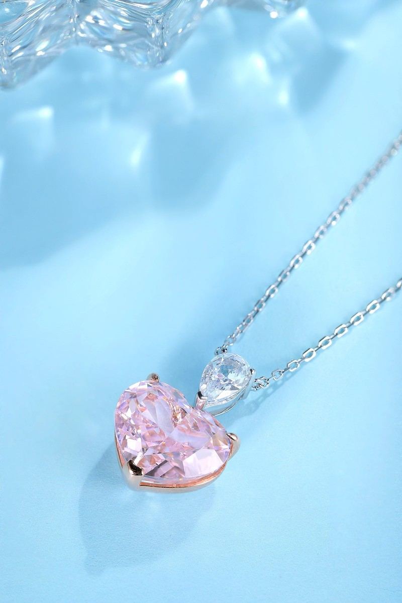 S925 silver necklace with exquisite chain and clasp. Heart - shaped pink diamond pendant, lovely color and form.