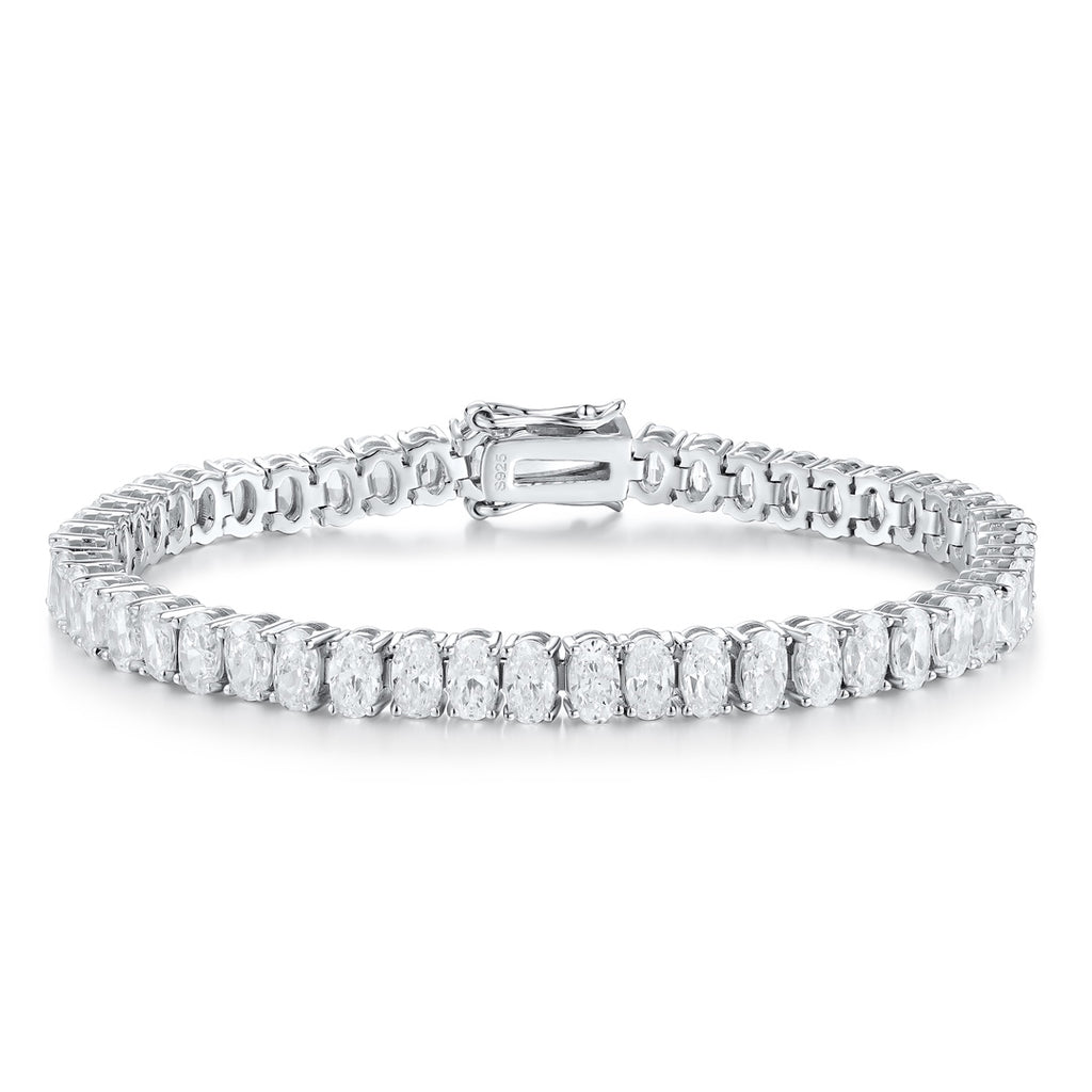 S925 silver bracelet, well - designed clasp. All clear cubic zirconia, linear arrangement, classic shape.