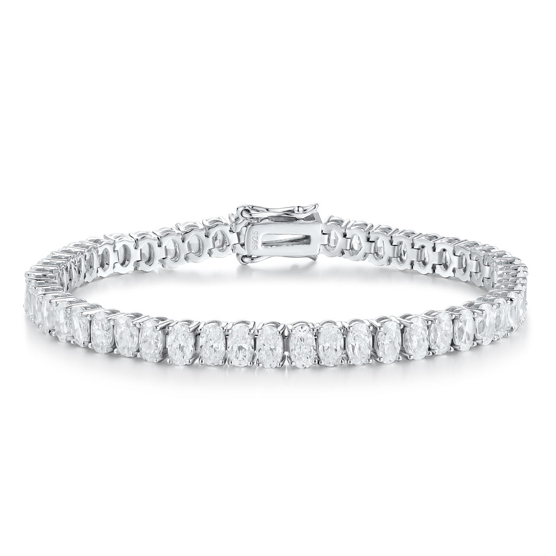 S925 silver bracelet, well - designed clasp. All clear cubic zirconia, linear arrangement, classic shape.