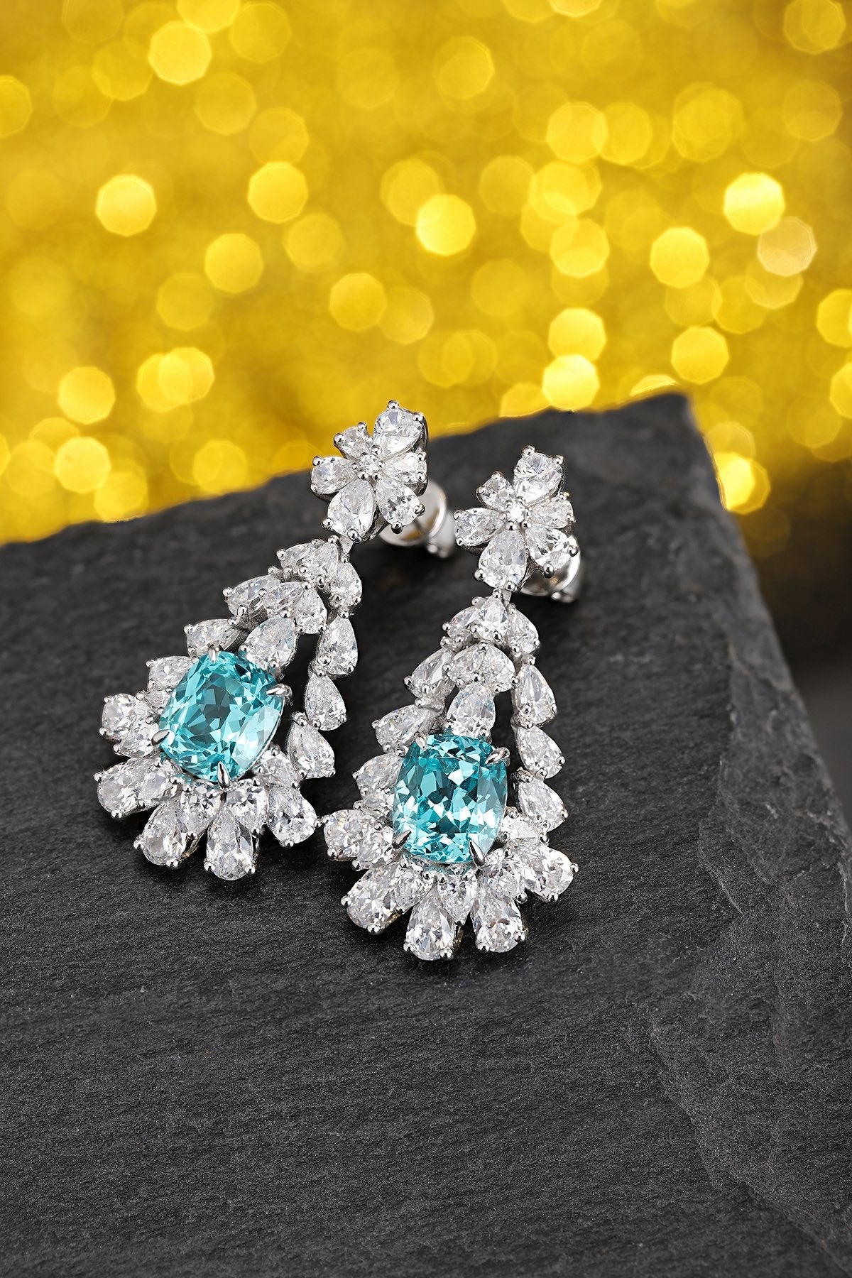 S925 silver stud earrings, well - made clasp. Blue - green lab - grown diamond surrounded by diamonds in floral pattern, love