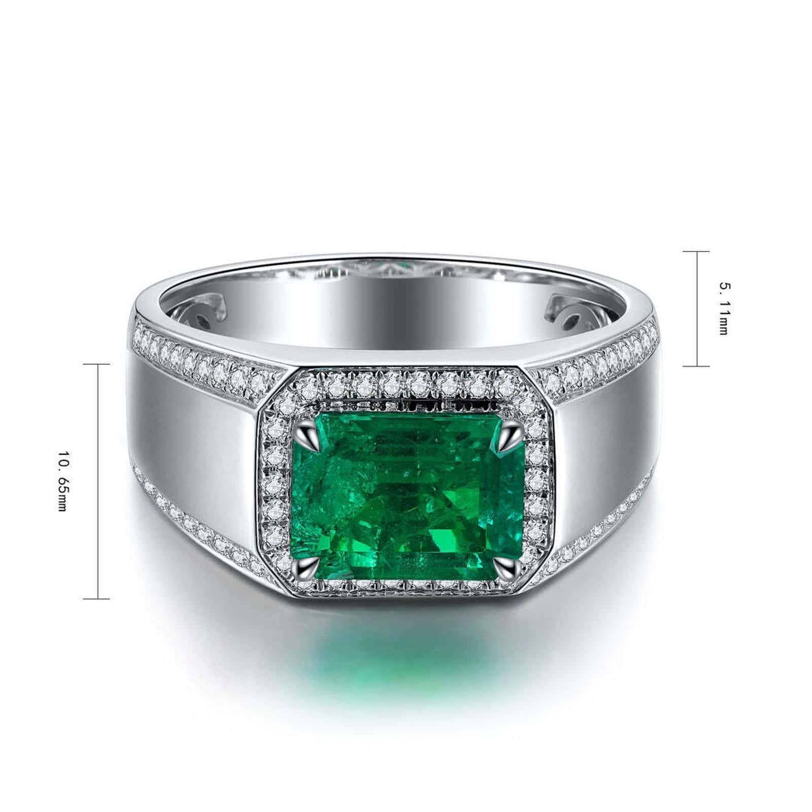 S925 silver ring with open design, claw setting secures emerald. Lush green, regular shape is charming.