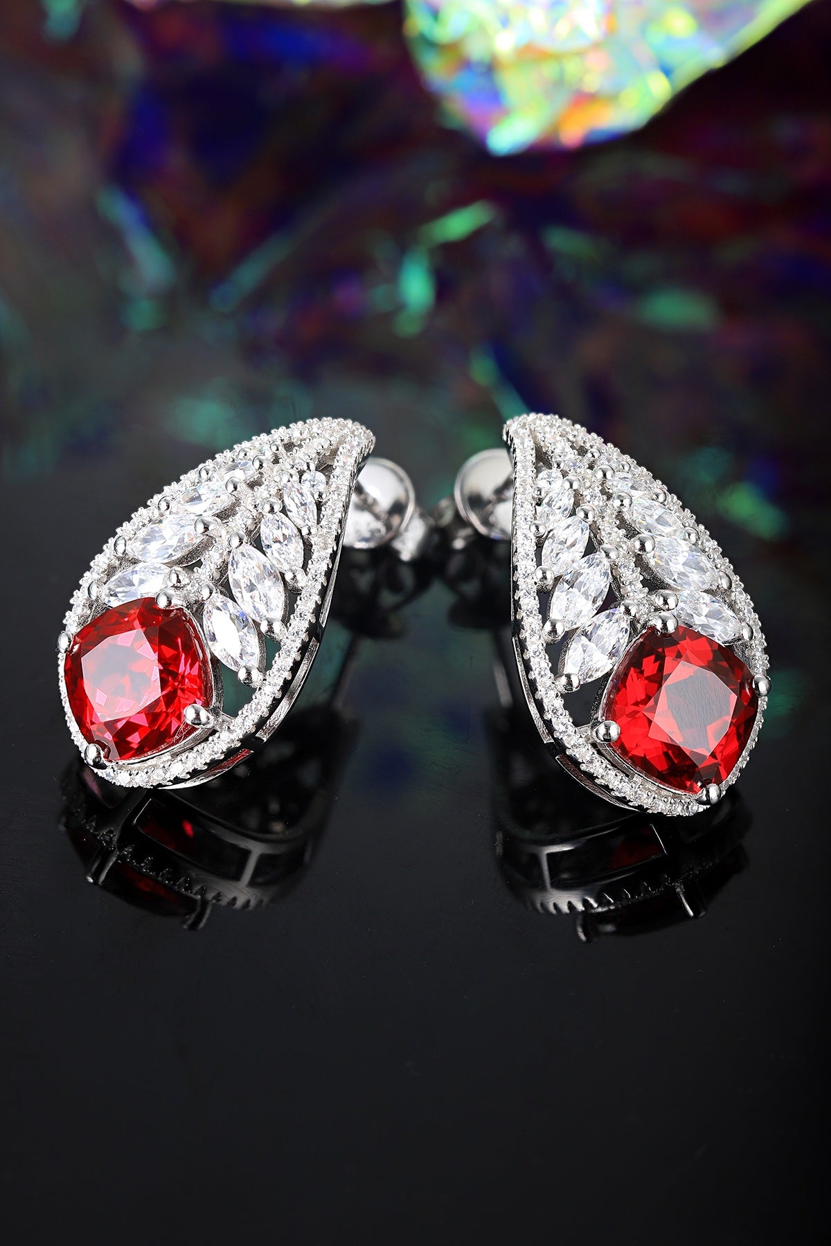 The S925 silver stud earrings have a smart and easy-to-wear ear back design. Lab-grown rubies have rich and gorgeous colors. 