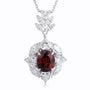 With natural garnet as the main material, a delicate clasp design, the deep-red main stone with diamonds exudes nobility.