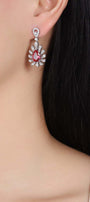 The S925 silver earrings have practical and easy-to-wear ear hook designs. The lab-grown padparadscha main stones feature a u