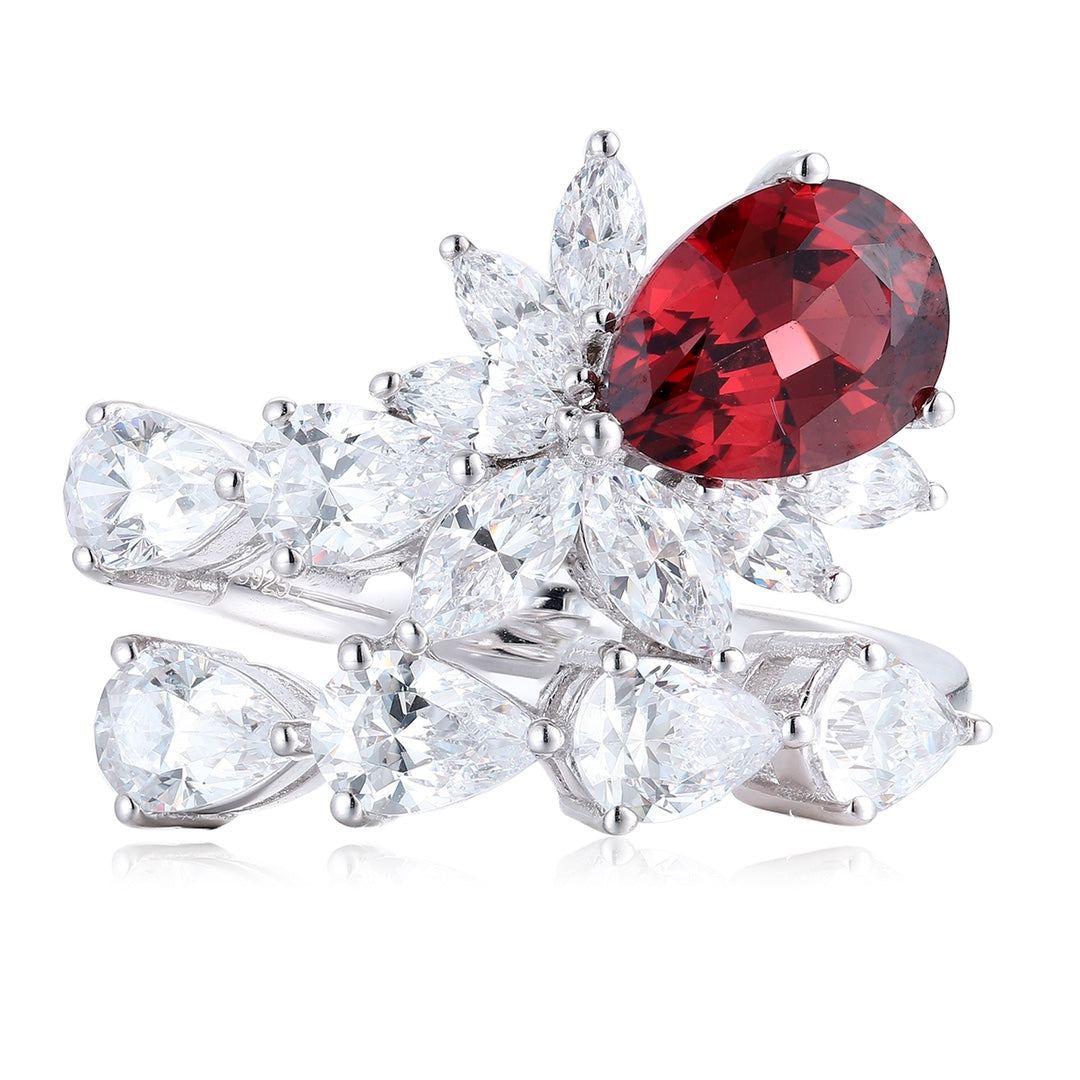 This S925 silver ring has an open design for a snug fit. The teardrop natural garnet shines like a red rose, with marquise ge