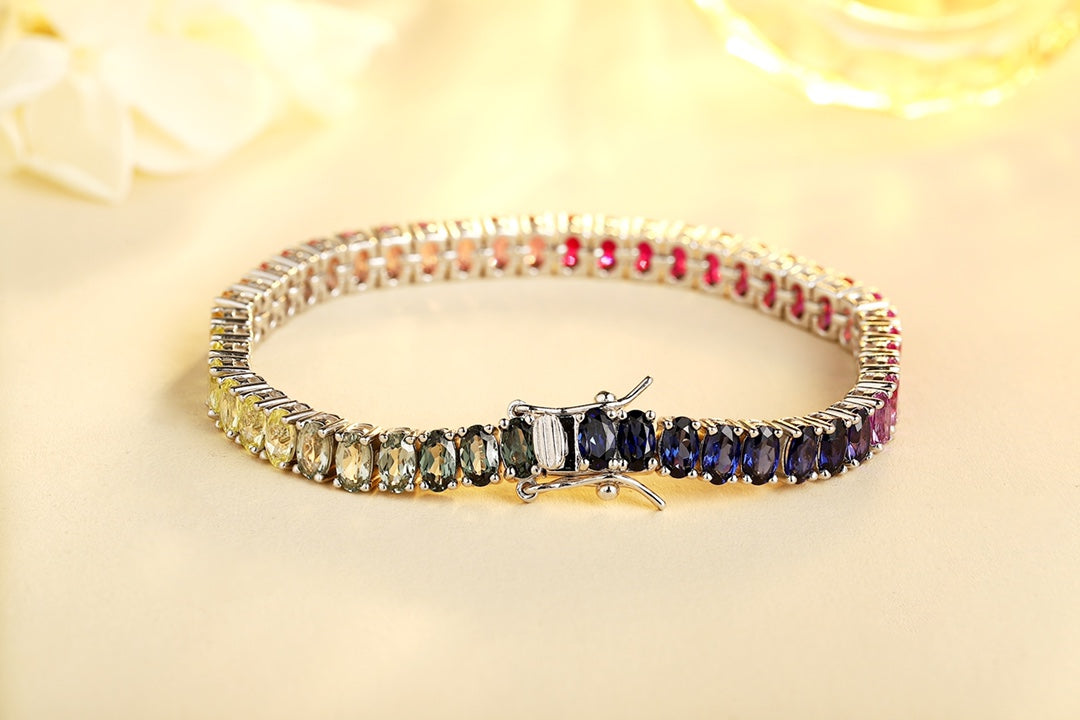 This S925 silver bracelet uses high-grade material. The clasp design is simple and practical. The lab-grown colored sapphires